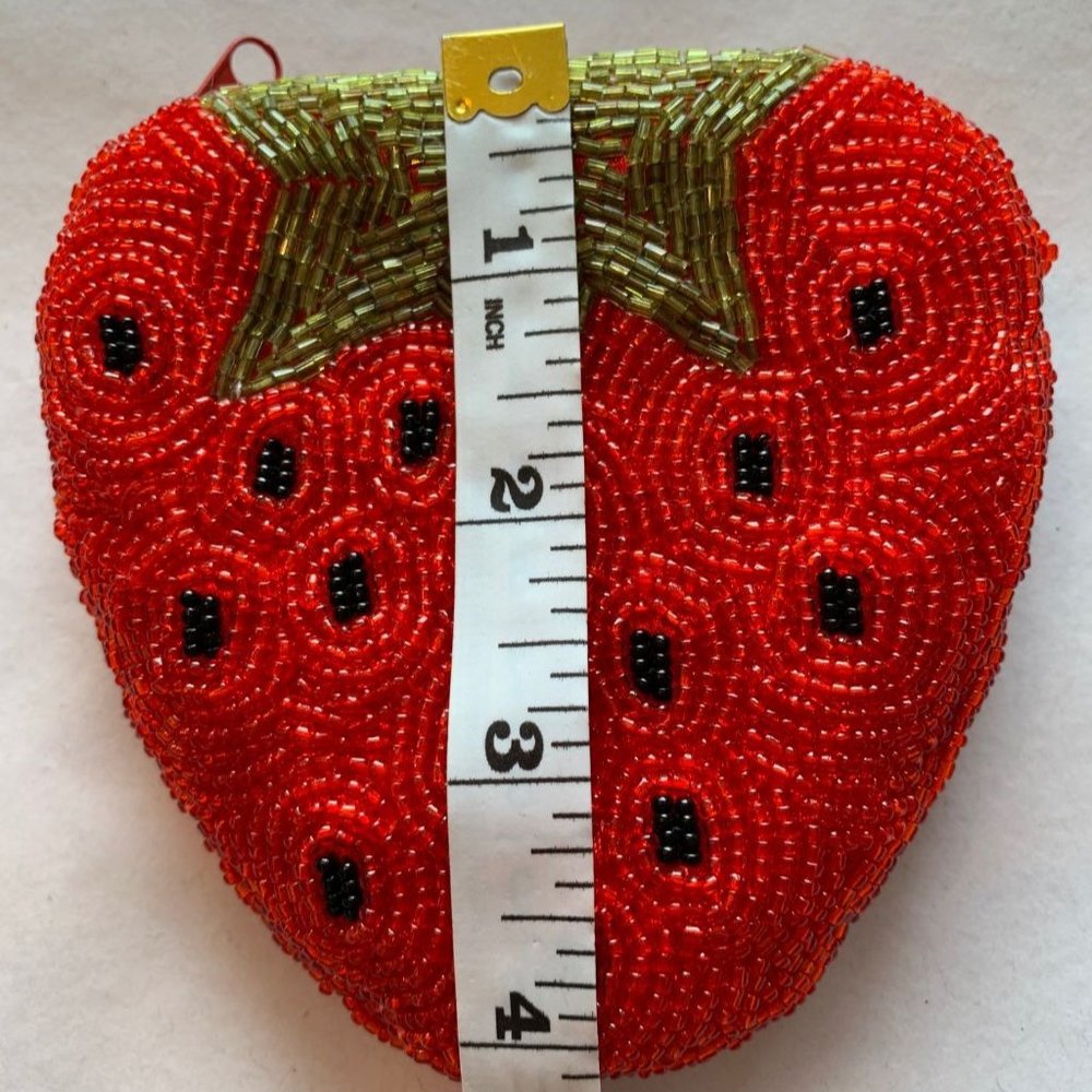 🎉HP🎉Beaded Strawberry Coin Purse Zippered Top - Picture 5 of 5